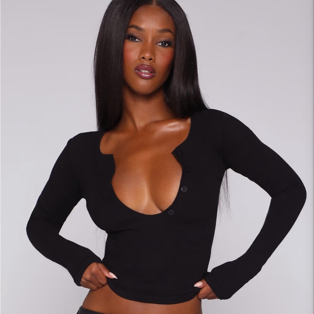 REVICE Black Long Sleeve Women's Top